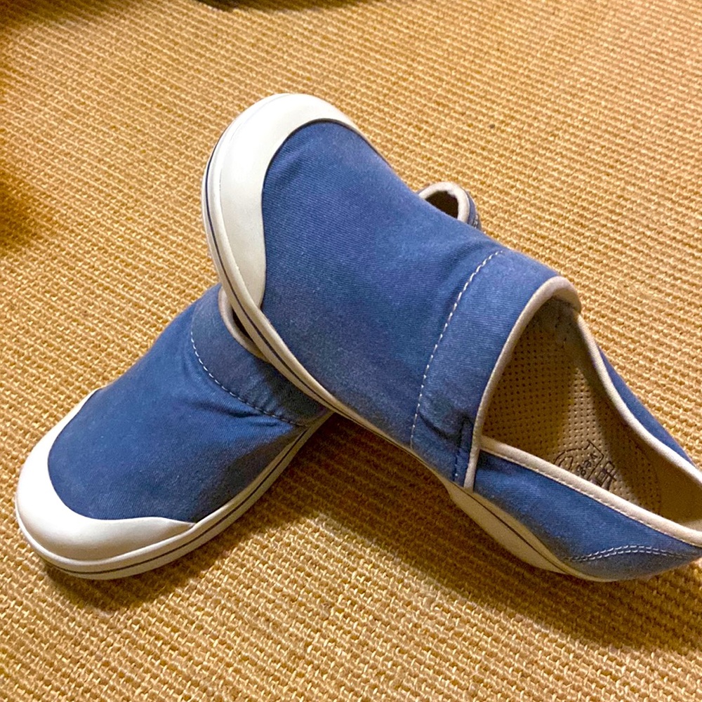 Denim dansko- Gently use it. They don’t fit- really good condition